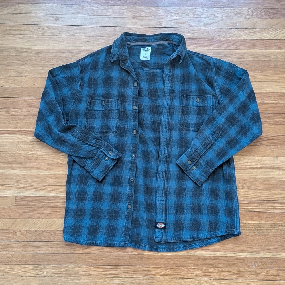 Dickies 100% cotton blue and black plaid flannel button up, size L